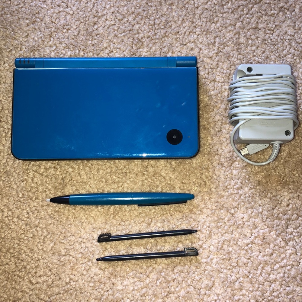 DSi XL